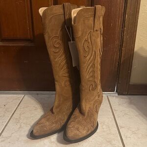 NWTGS Western tan Suede low 2" heel Over the Knee Boots women's size 9.5M
